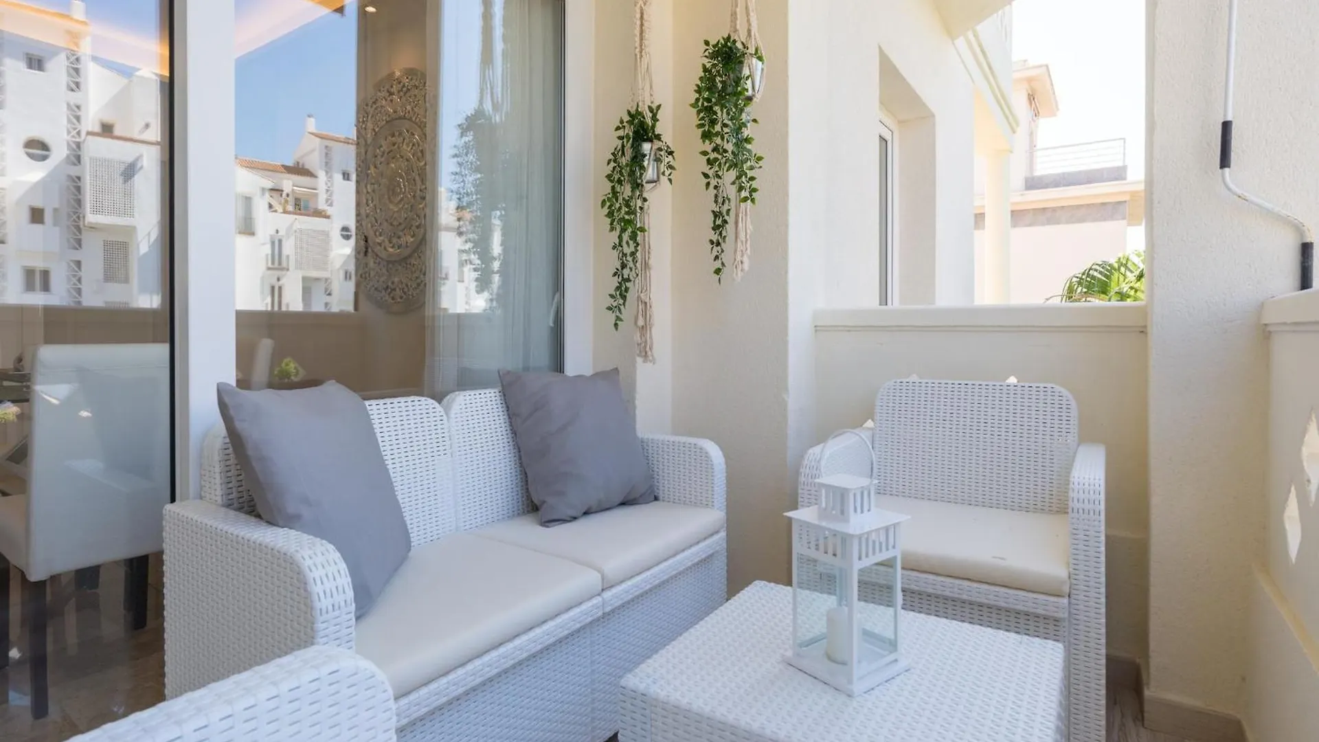 Sunny Apartment With Communal Pool Torremolinos