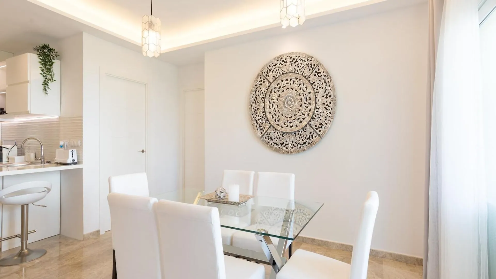Sunny Apartment With Communal Pool Torremolinos